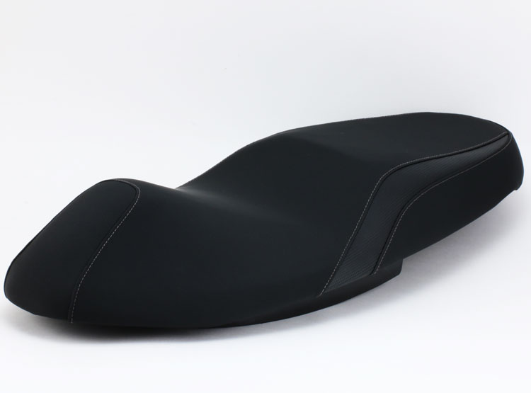 DCR MAJESTY S(マジェスティS)ブラック カーボンライン カスタムシート TA-DCR-SE005CA