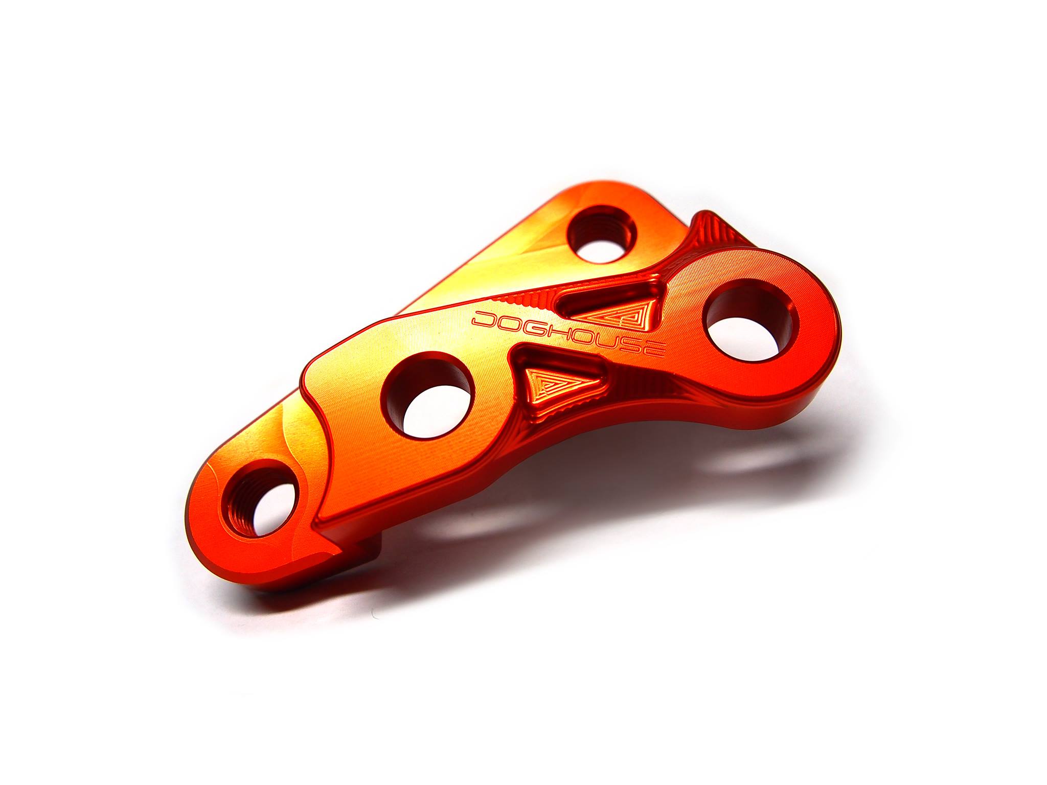 DOG HOUSE MAJESTY S(マジェスティS） SMAX 267mm.ディスク　BREMBO 4ポット 40mmピッチ用キャリパーサポート オレンジ Ver.2 TA-DOG-CS003OR