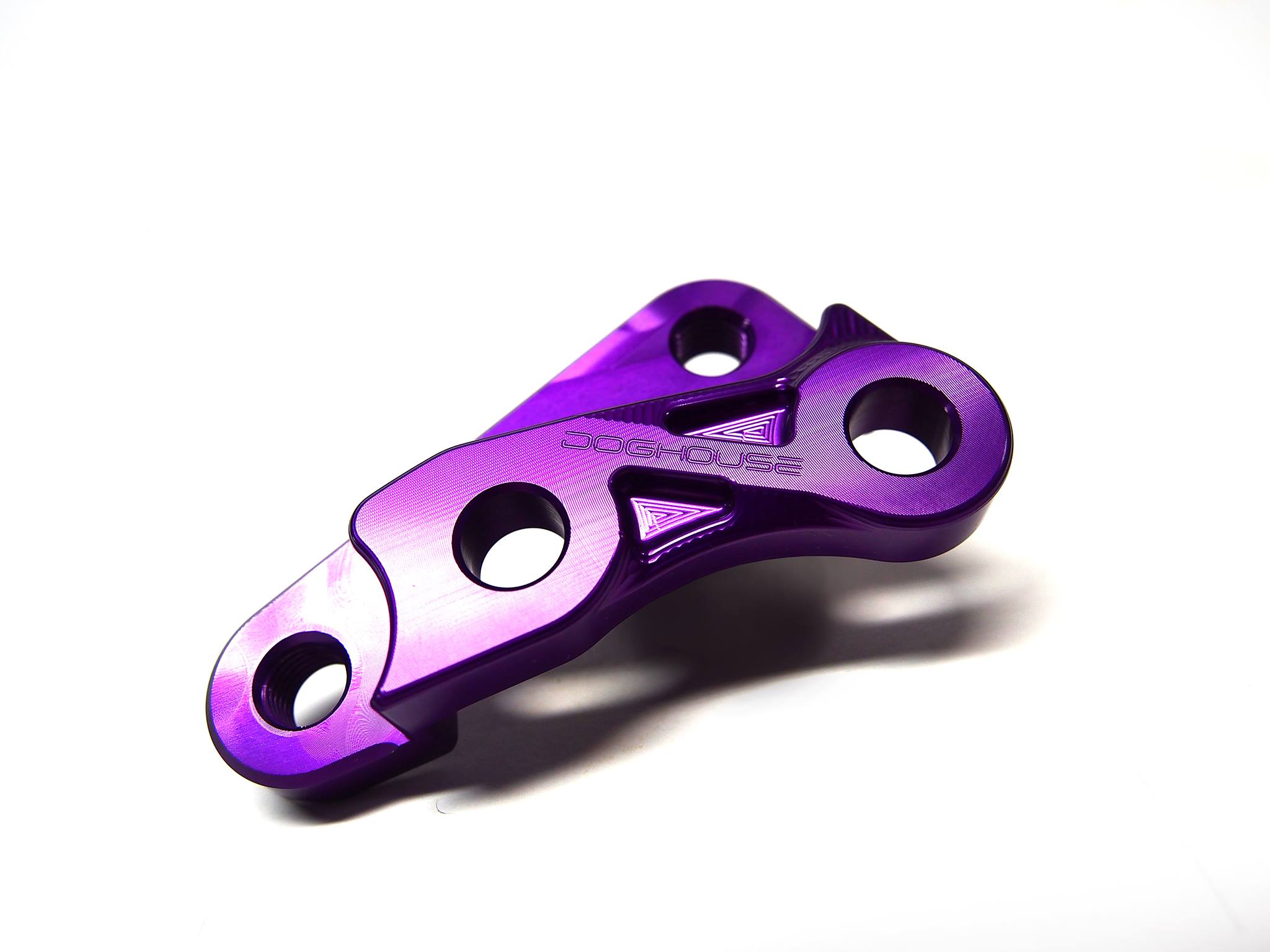 DOG HOUSE MAJESTY S(マジェスティS） SMAX 267mm.ディスク　BREMBO 4ポット 40mmピッチ用キャリパーサポート パープル Ver.2 TA-DOG-CS003PU