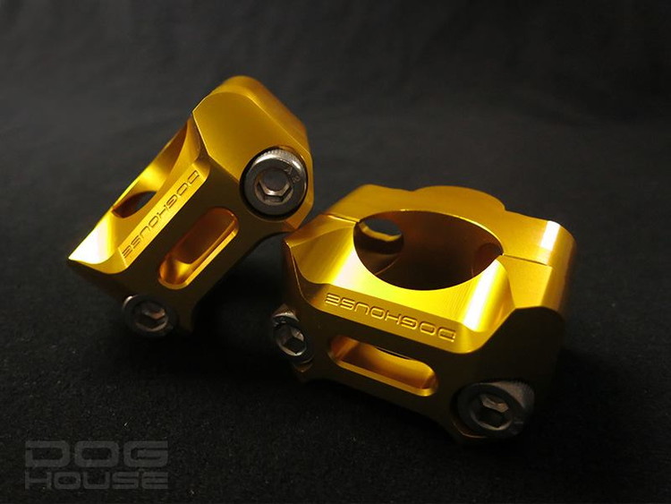 DOG HOUSE BW`S125　φ28.6mmテーパーハンドル用 ハンドルクランプセット　ゴールド TA-DOG-HD001GD