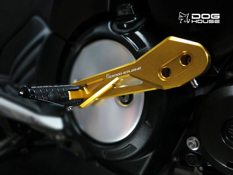 DOG HOUSE TMAX530 レーシングバックステップセット カラーオーダー TA-DOG-SB001CO