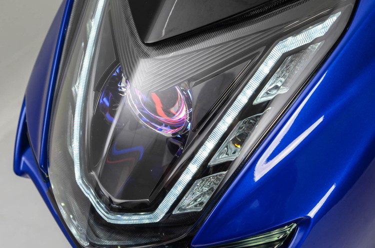 Light Master V4 デイライト ラインLED プロジェクターヘッドライト キット【4TH CYGNUS X】【シグナスX】【LEDヘッドライトバルブ付き】【カラーオーダー】 TA-LIM-HE001CO
